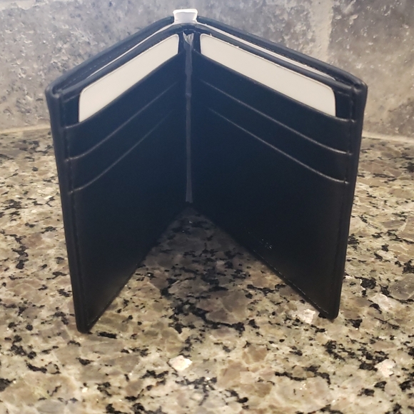 MK mens wallet - Picture 3 of 3